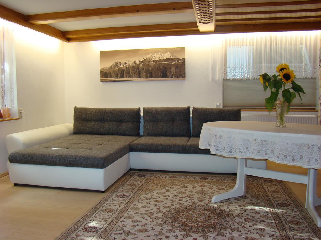 Haus Waldrand Apartment Оберндорф-ин-Тирол Екстериор снимка