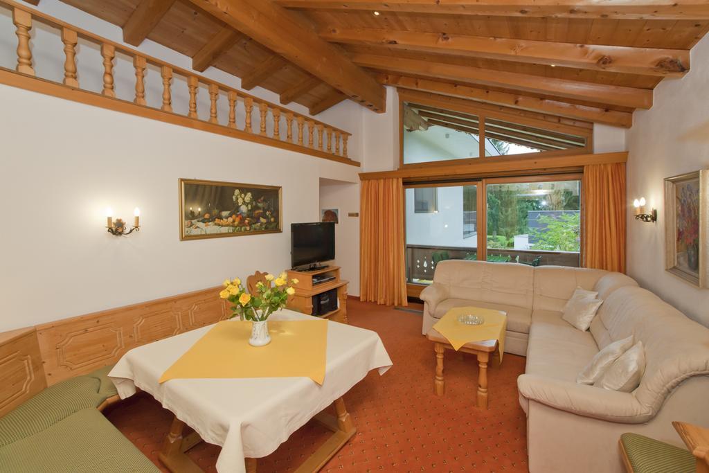 Haus Waldrand Apartment Оберндорф-ин-Тирол Екстериор снимка